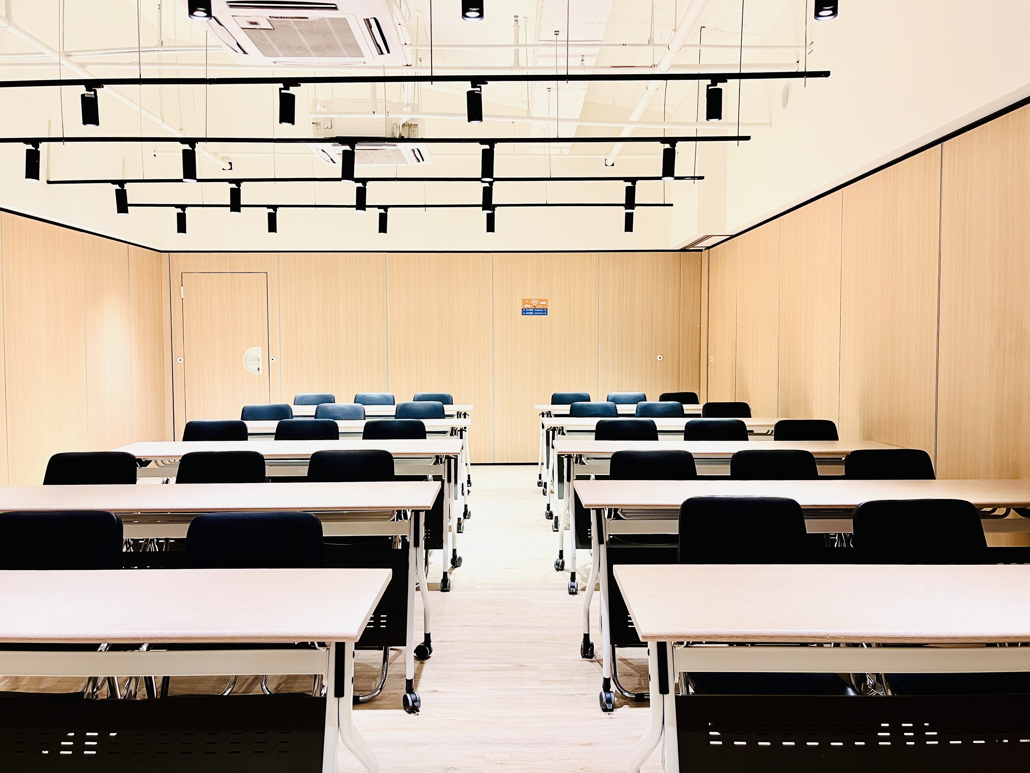 I教室