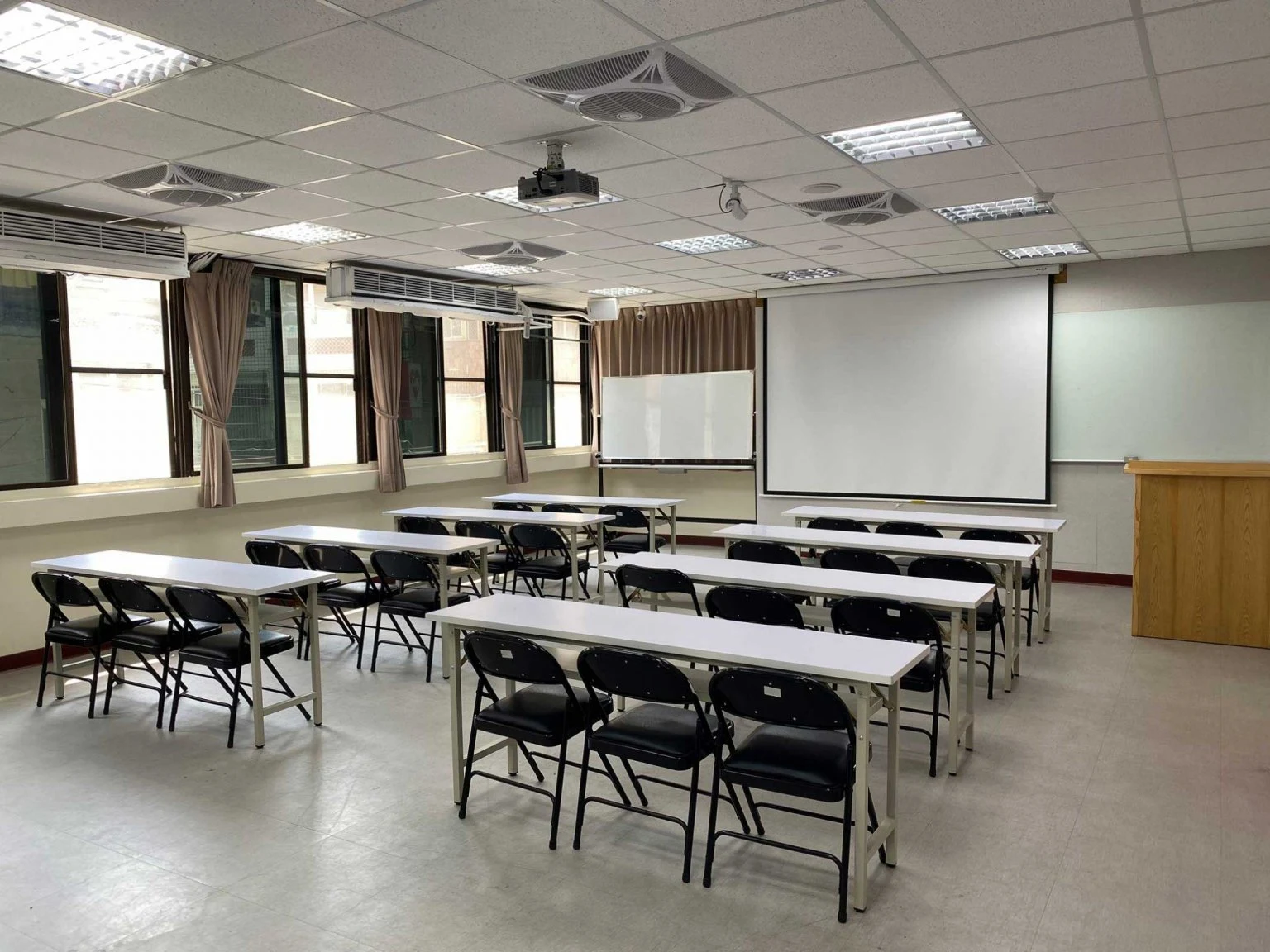 A教室